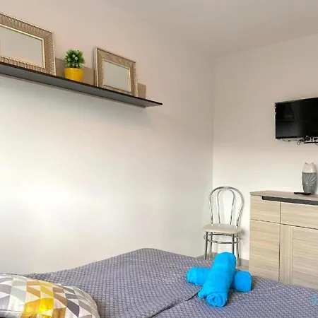 Apartment Violet - 10 Min To Old Town Gdansk,pkp & Shopping Mall *