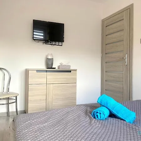 Apartment Violet - 10 Min To Old Town Gdansk,pkp & Shopping Mall *